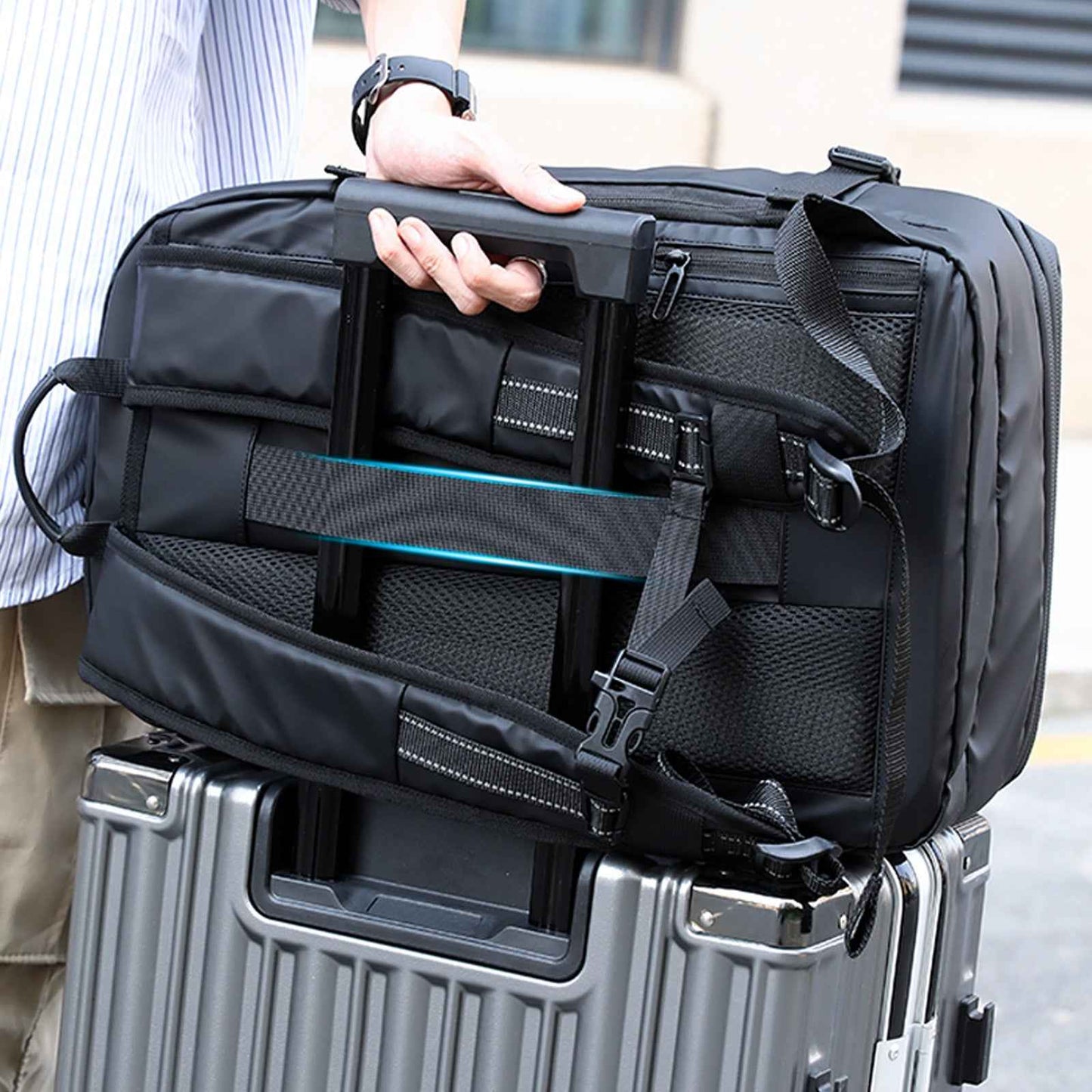 Expandable Vacuum Travel Backpack with Pump Black