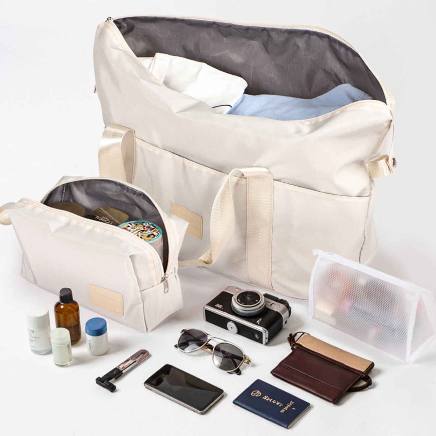 Duffel Bag & Toiletry Case White