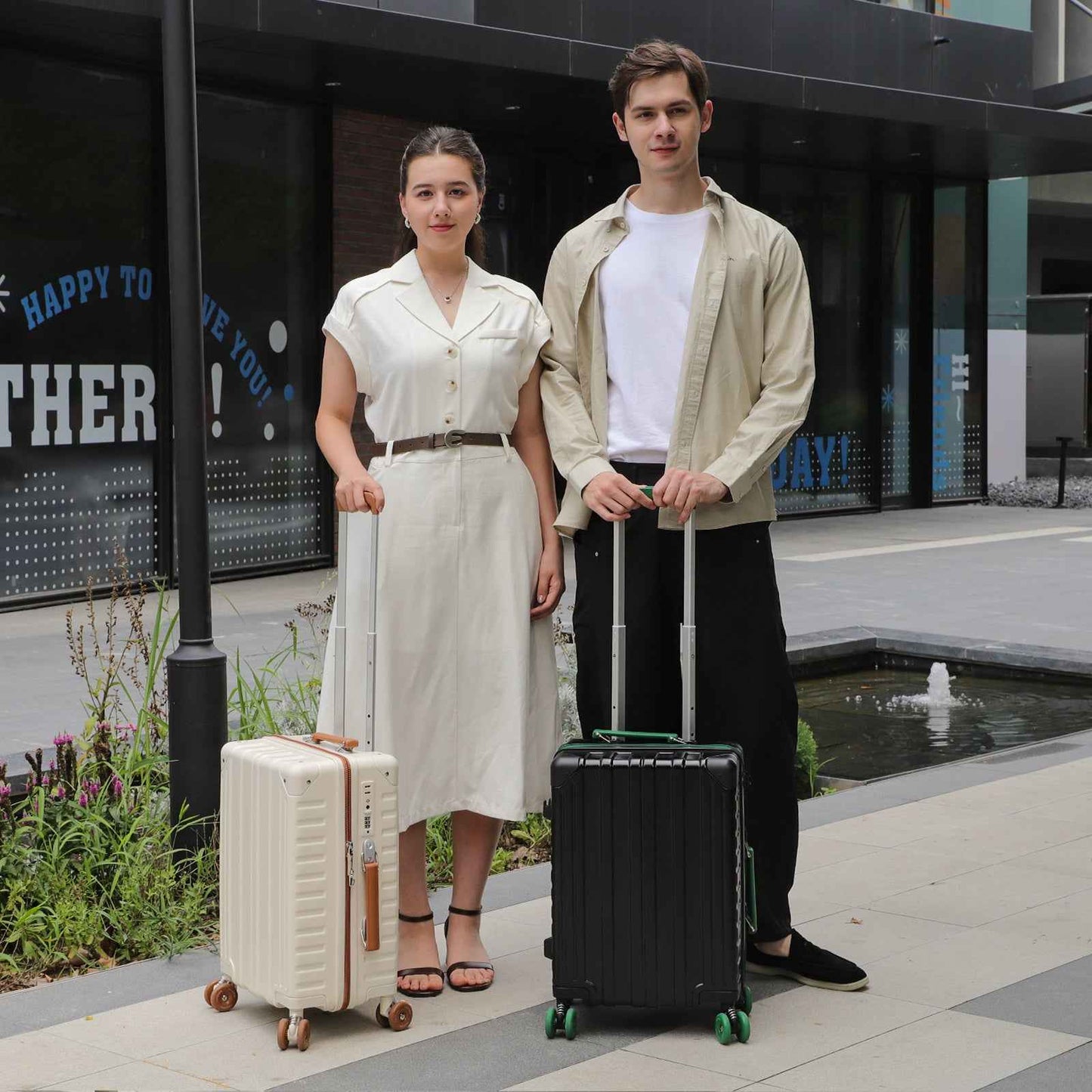 Tavoxda Lightweight Cabin Suitcase Black