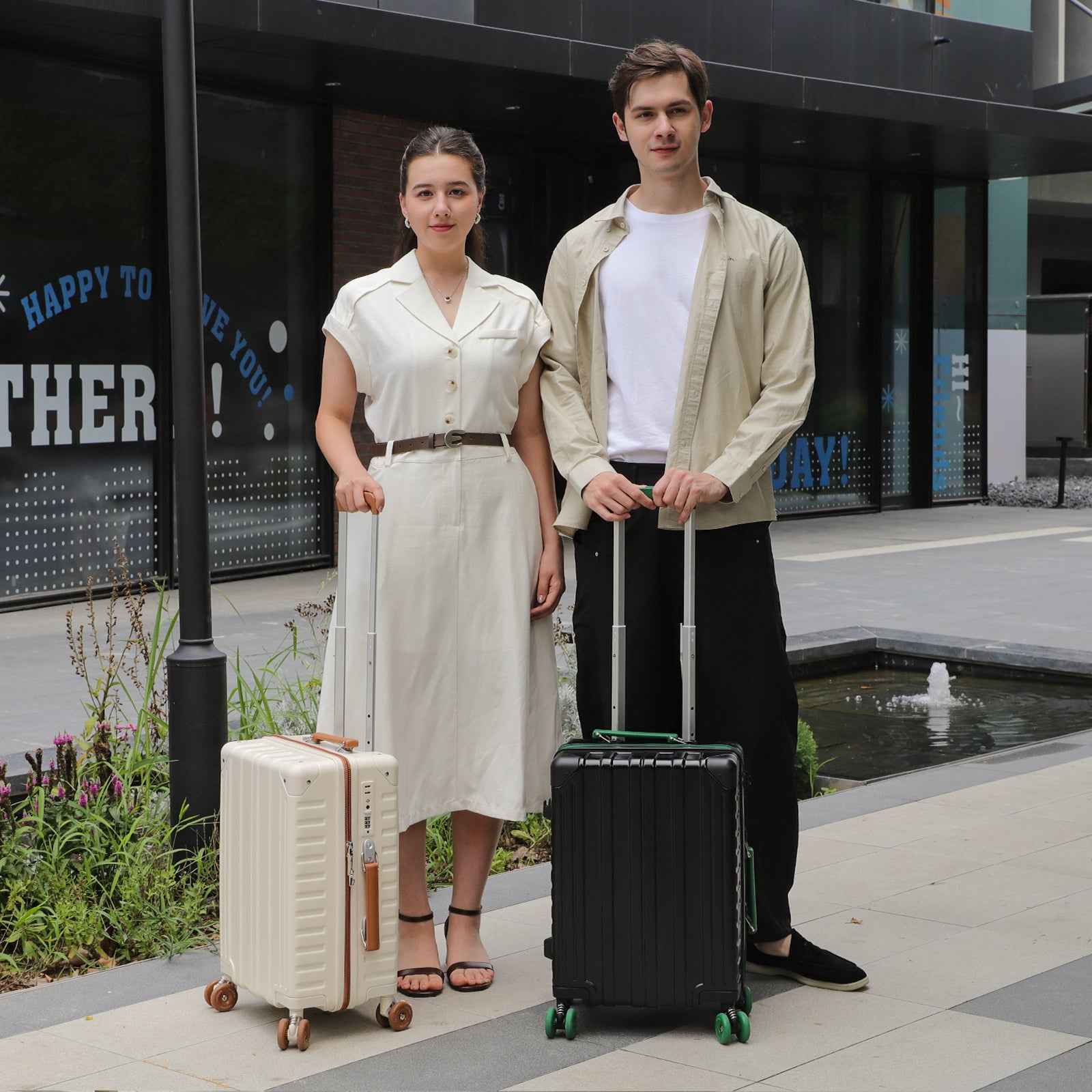 Tavoxda Lightweight Cabin Suitcase Black