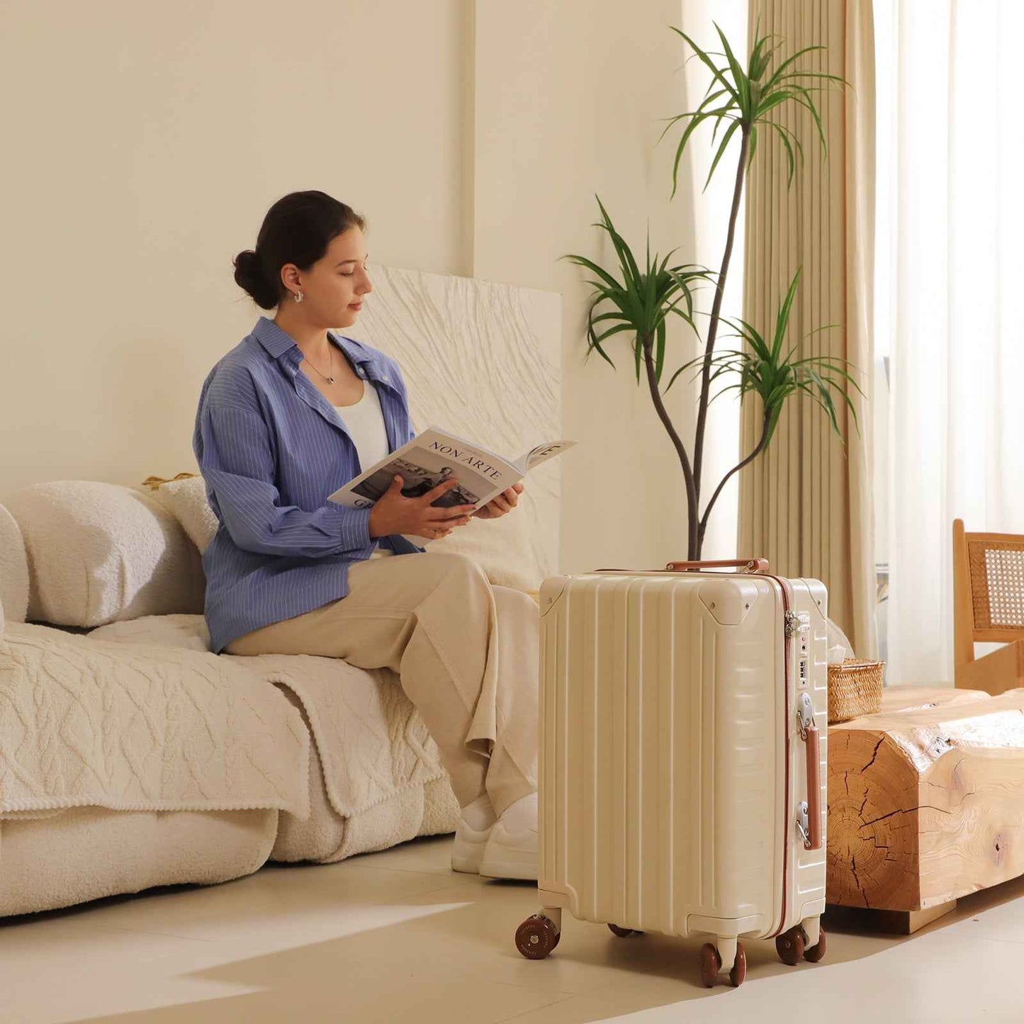 Tavoxda Lightweight Cabin Suitcase Cream