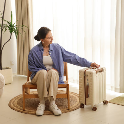 Lightweight Cabin Suitcase - Cream
